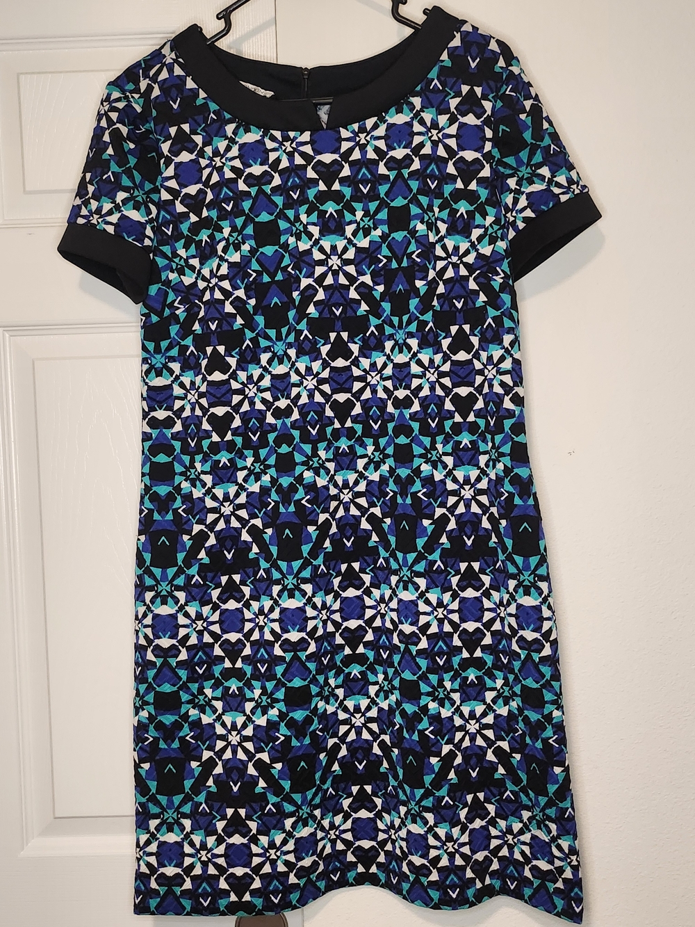 Maggy London Blue & Teal Geometric Short-Sleeve Shift Dress